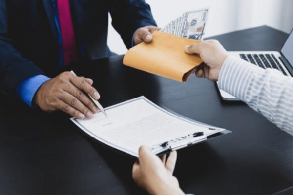 Theo quy định pháp luật hợp đồng vay tiêu dùng bắt buộc phải được lập bằng văn bản